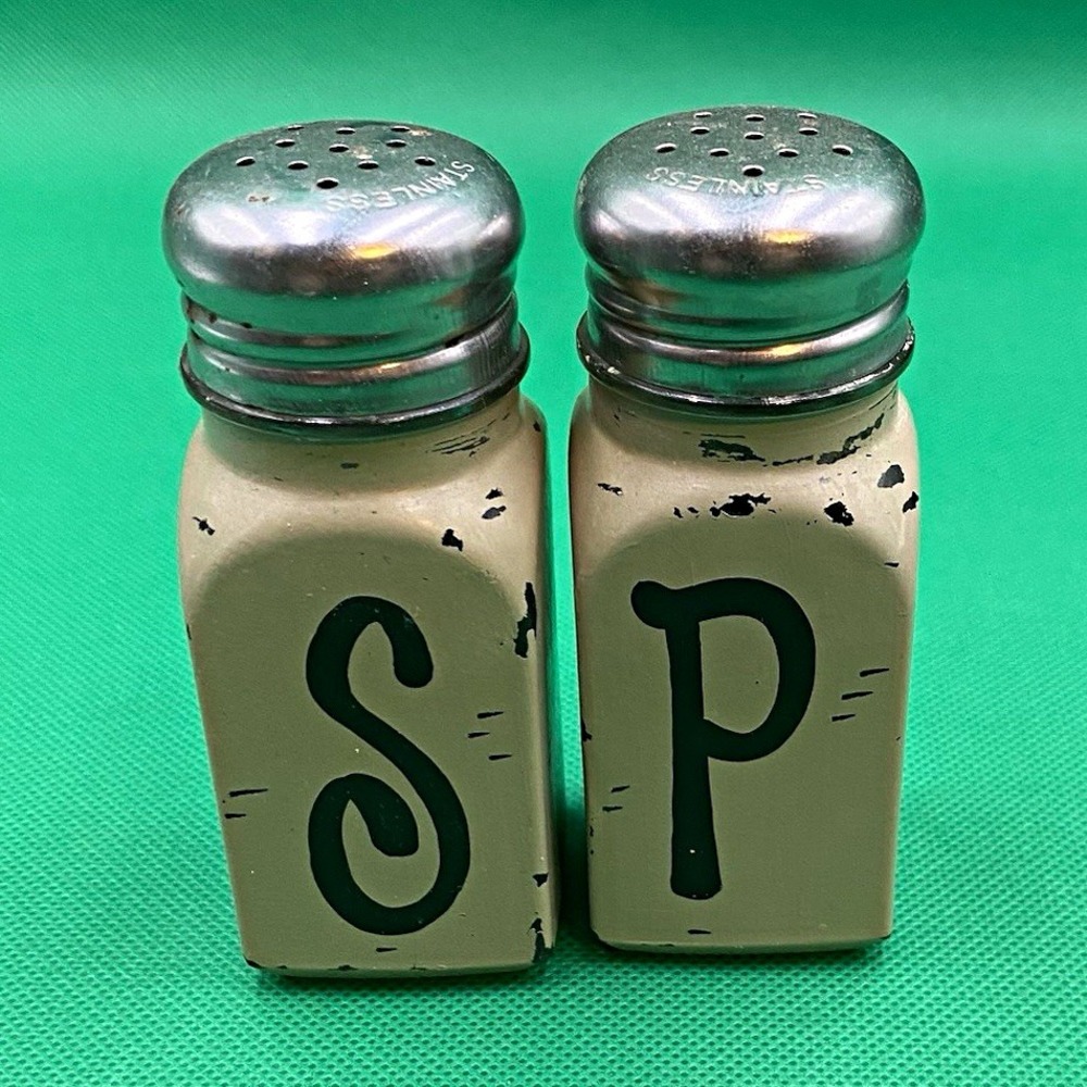 Mini Salt & Pepper Shakers Set 2 Glass/Metal Lids Beige made in China